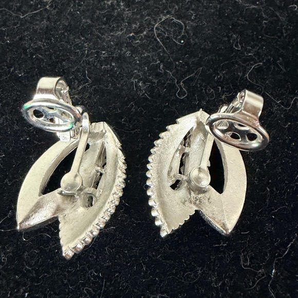 Vintage Crown Trifari Silver-Tone Leaf Design Clip-On Earrings